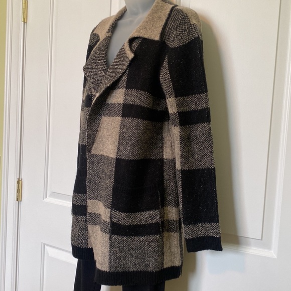 Black and Tan Cardigan - Picture 5 of 9